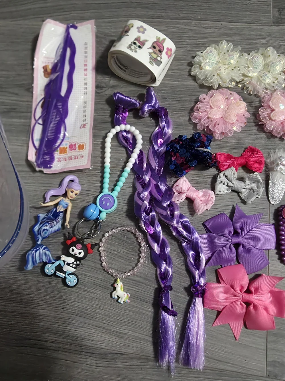 Bundle. Girls. Hair accessories. Jewelry. Keychains. Toys.